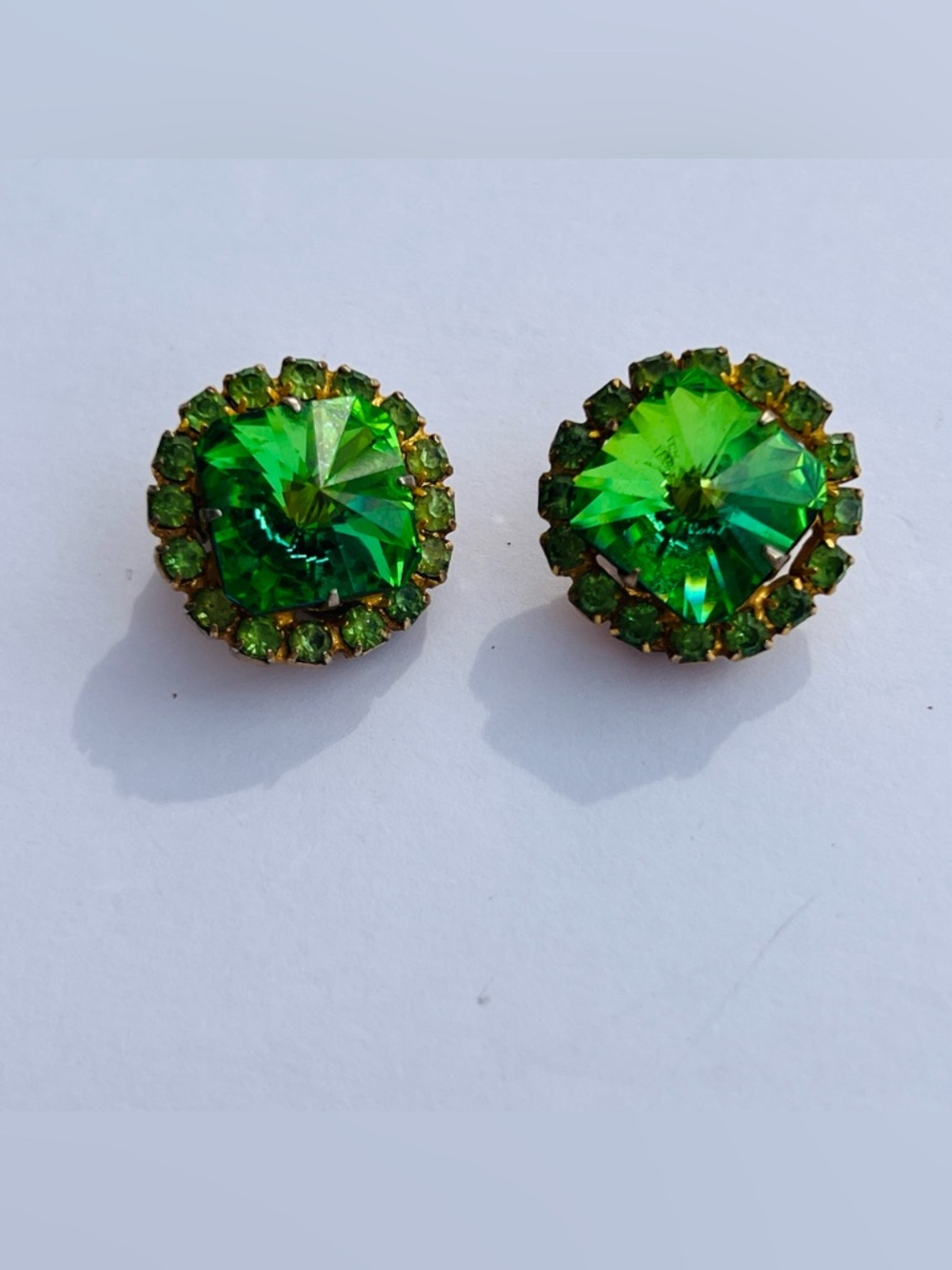 Vintage Emerald Green Rhinestone Clip On Earrings | Gold Tone Statement